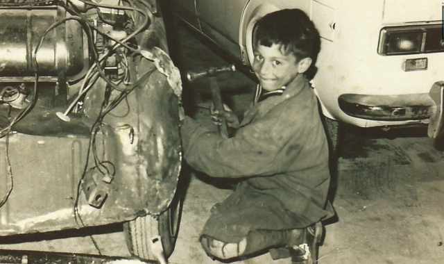 Indispensabili, "rumorosi" e a conduzione famigliare: sono i meccanici storici di Bari